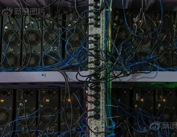 Image of a large-scale mining farm in Mexico utilizing advanced cooling technologies to optimize Kaspa mining.