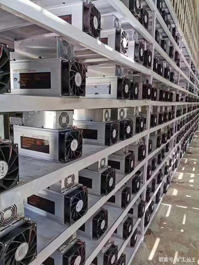 An impressive mining farm, complete with rows of GPUs working harmoniously together